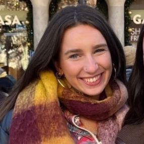 Lucy, Babysitter in Limerick