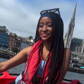 Ashlee, Babysitter in Cobh