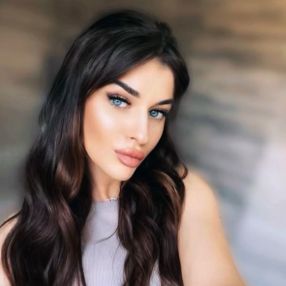Karyna, Babysitter in Drogheda