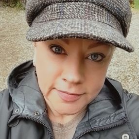Sharon, Babysitter in Cork
