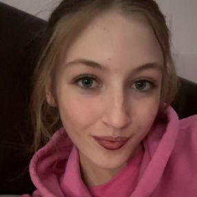 Áine, Babysitter in Maynooth