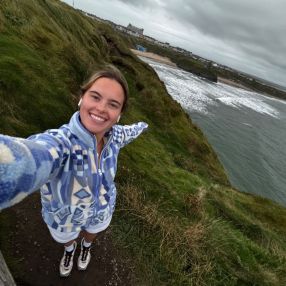 Emma, Babysitter in Galway