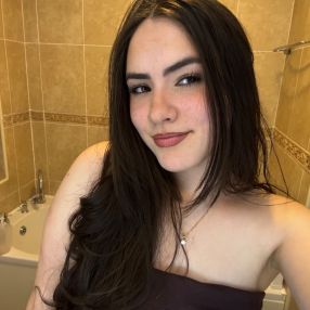 Kathleen, Babysitter in Letterkenny
