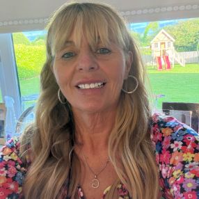 Gretta, Babysitter in Tuam