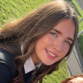 Cara, Babysitter in Swords