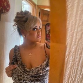 Torrie, Babysitter in Lucan