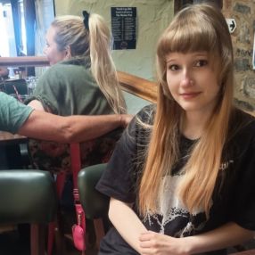 Varvara, Babysitter in Swords