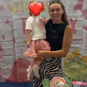 Rebecca, Babysitter in Navan
