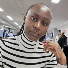 Wanjeri, Babysitter in Swords