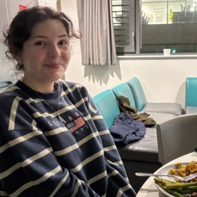 Róisín, Babysitter in Letterkenny