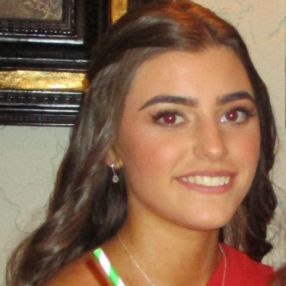 Emel, Babysitter in Shannon