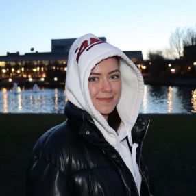 Lena, Babysitter in Lucan