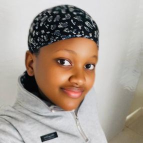 Naledi, Babysitter in Newbridge