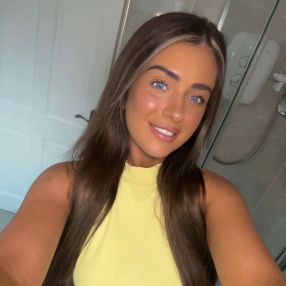 Laura, Babysitter in Cork