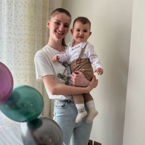 Dzheyda, Babysitter in Drogheda