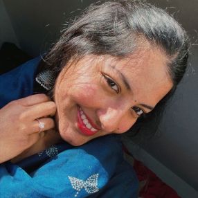 Reshna, Babysitter in Galway