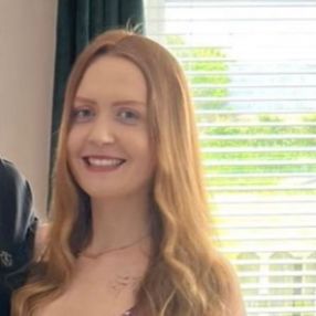 Laura, Babysitter in Midleton