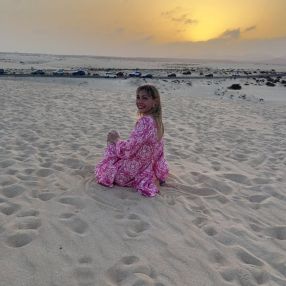 Dóra, Babysitter in Balbriggan