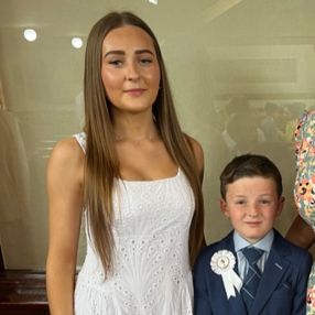 Annabeth, Babysitter in Navan