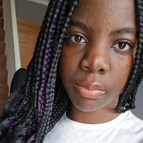 Ayoola, Babysitter in Mallow