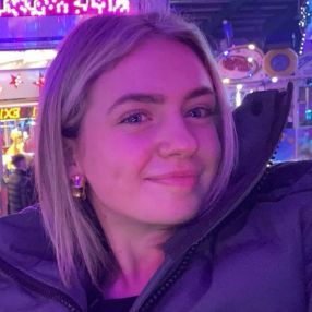 Leah, Babysitter in Lucan