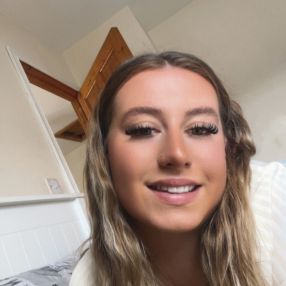 Michaela, Babysitter in Bray