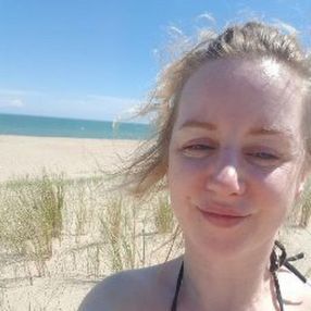 Sharon, Babysitter in Wexford
