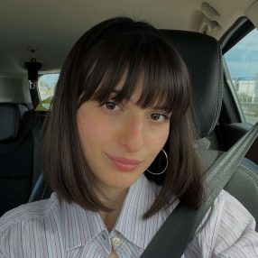 Sharon, Babysitter a Bari