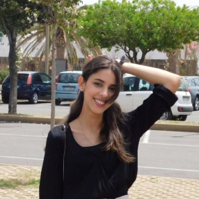 Esme, Babysitter a Maracalagonis