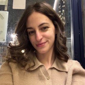 Caterina, Babysitter a Novara