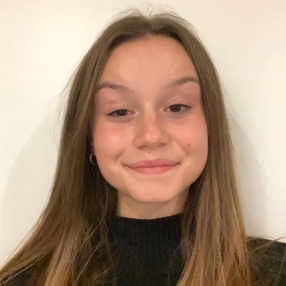 Sophie, Babysitter a Egna