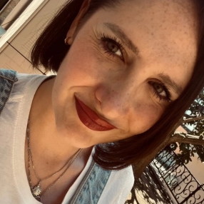 Laura, Babysitter a Genova