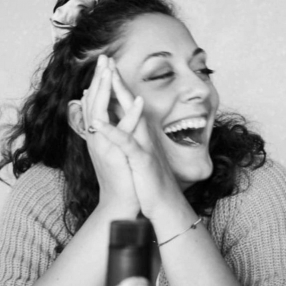 Maria Chiara, Babysitter a Capraia e limite