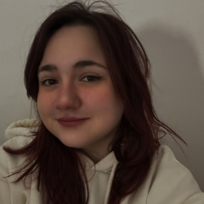 Sara, Babysitter in Turi