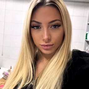 Alessia, Babysitter a Rovello Porro