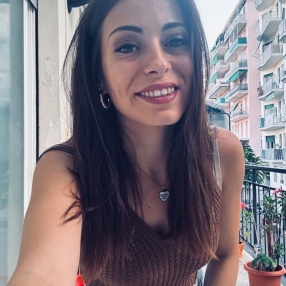 Nicla, Babysitter a Sanremo