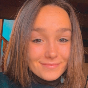 Carina, Babysitter a Lanzo torinese