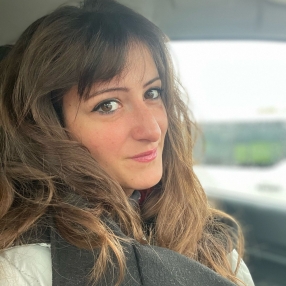 Sabina, Babysitter a Travedona Monate