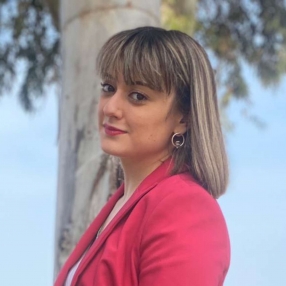 Sara, Babysitter a Cosenza