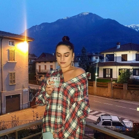 Armela, Babysitter a Darfo Boario Terme