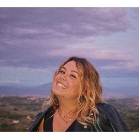 Martina, Babysitter a Corciano