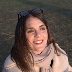 Ester, Babysitter a Firenze