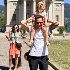 Nik, Family in Albese Con Cassano