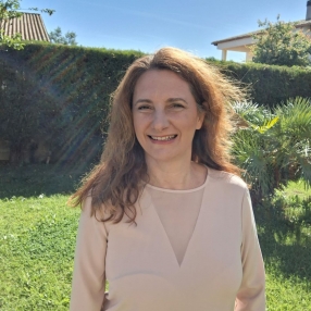 Ilaria, Babysitter a Piana del Sole