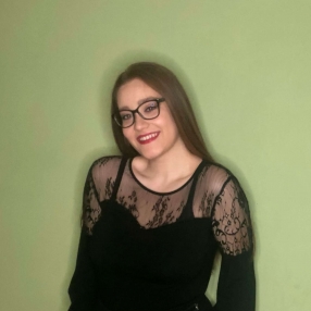 Aurora, Babysitter a Larciano