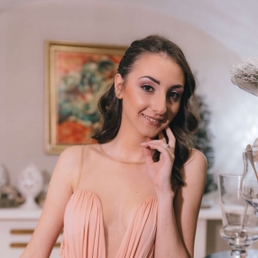 Mariangela, Babysitter a Gravina In Puglia