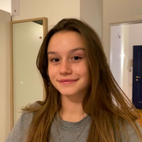 Sophie, Babysitter a Egna