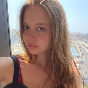 Nicoletta, Babysitter a Arcore