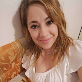 Laura, Babysitter in Rende