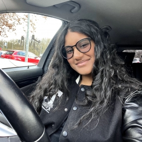Janani, Babysitter in Erba